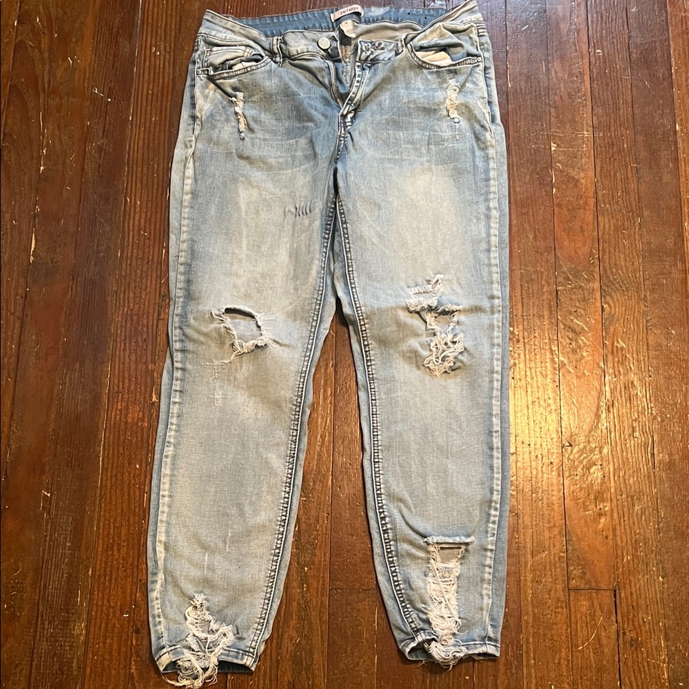 Distressed skinny jeans by refuge